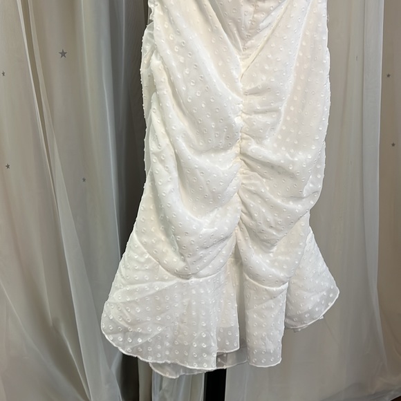 White Dress - Picture 4 of 4